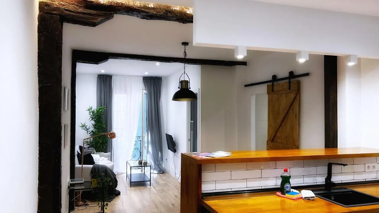Bilbao Ronda Apartamento Con Balcon Casco Viejo 0*,  西班牙