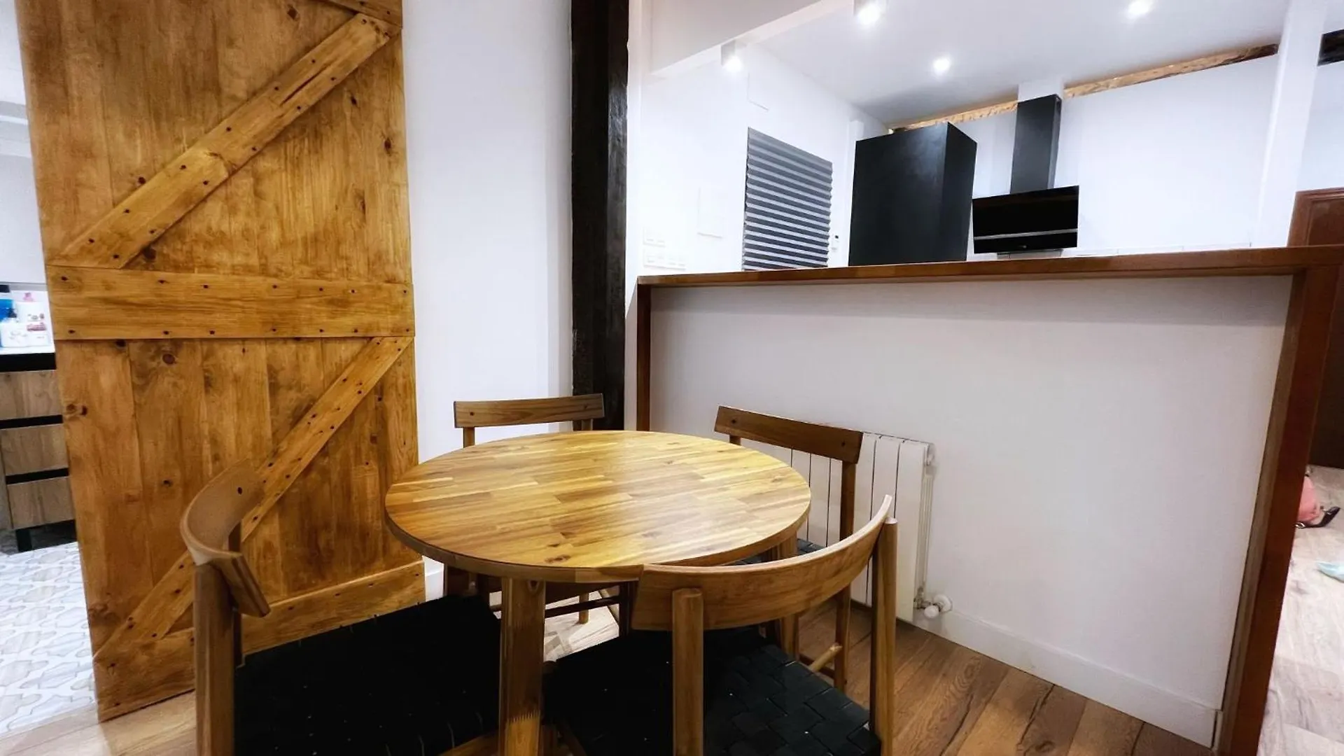 Bilbao Ronda Apartamento Con Balcon Casco Viejo